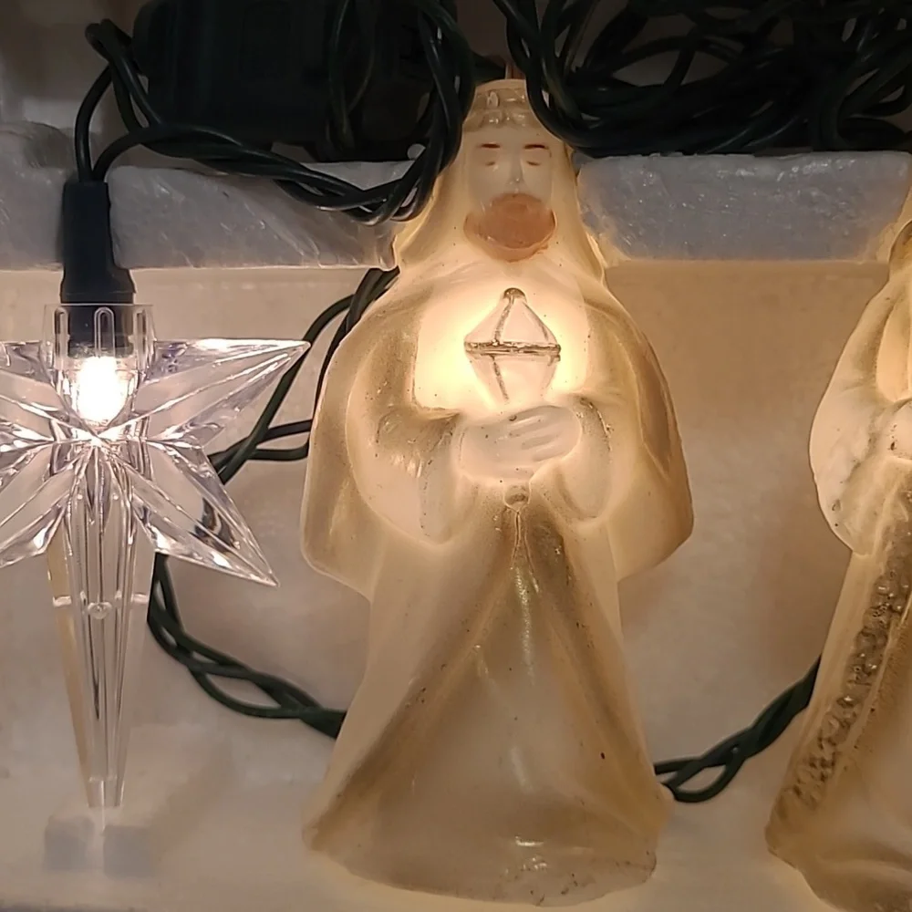 Vintage Christmas Wisemen and Stars Blowmold Light